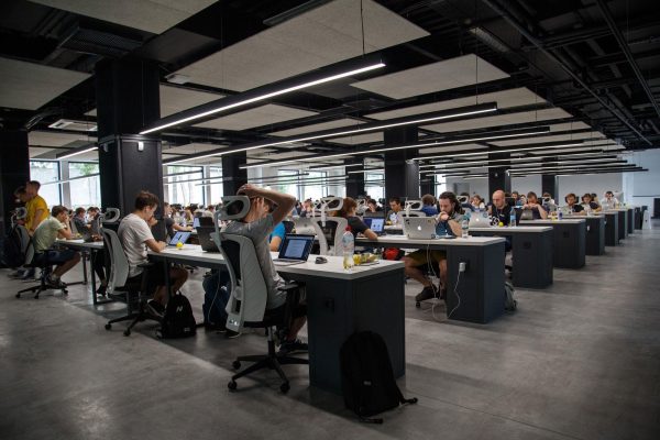 Thiết kế văn phòng mở tạo nên không gian làm việc chuyên nghiệp và hiện đại