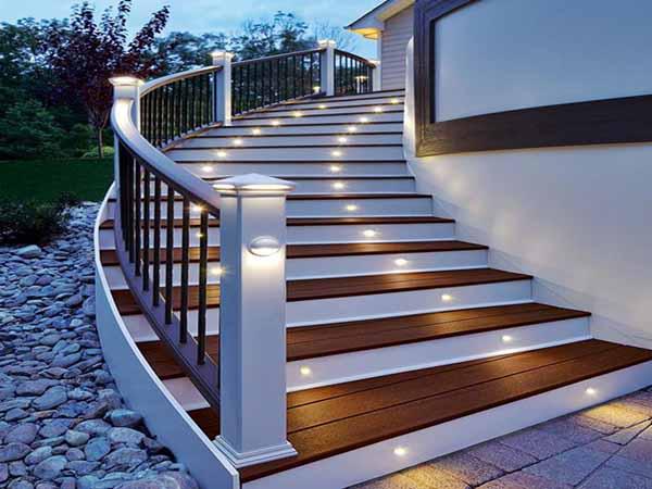 Những lợi ích mang lại khi thiết kế nhà có cầu thang phía trước